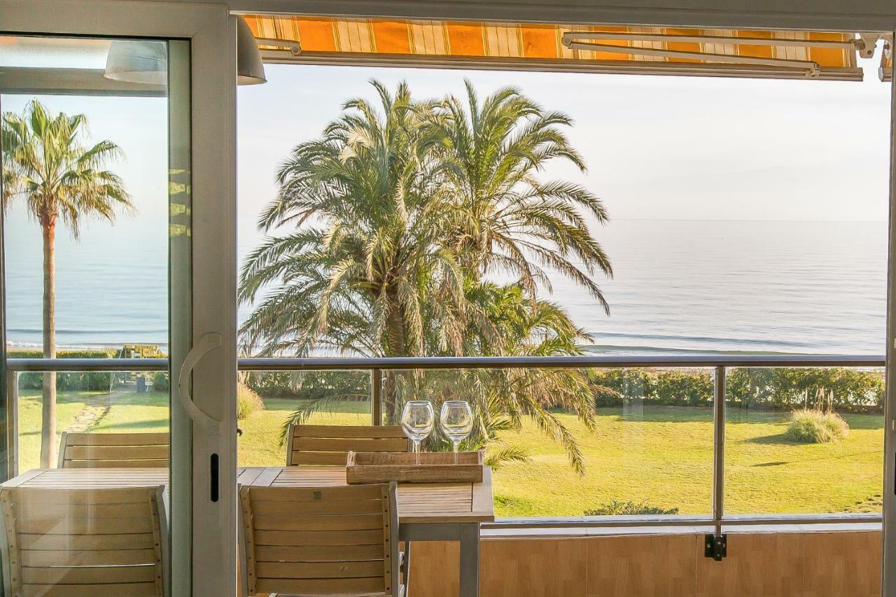 Luxury Gava Beachfront Apartment Barcelona Exterior photo